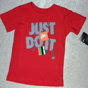NWT NIKE University Red Just Do It Logo Boys Size 7 T-shirt